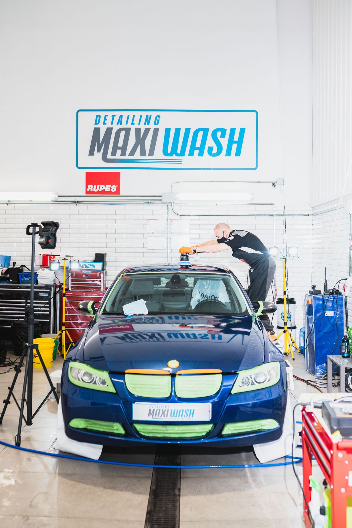 Maxi Wash Detailing Center auto por dentro